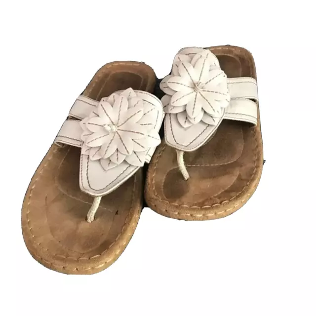 Lanesboro Sandal Women's Size 9M White ‘Cora’ Thong Toe Flower Accent Slip-on