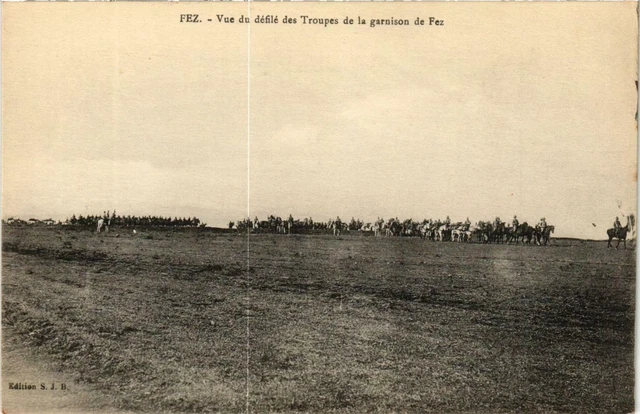 CPA AK FEZ - Vue du défilé des Troupes de la garnison de FEZ MAROC (669239)
