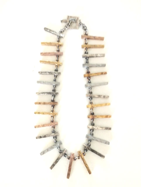Collier Signé Biche De Bere - Motif Soleil, Tirage Limité 69/147, Vintage En Métal Doré Et Grenat
