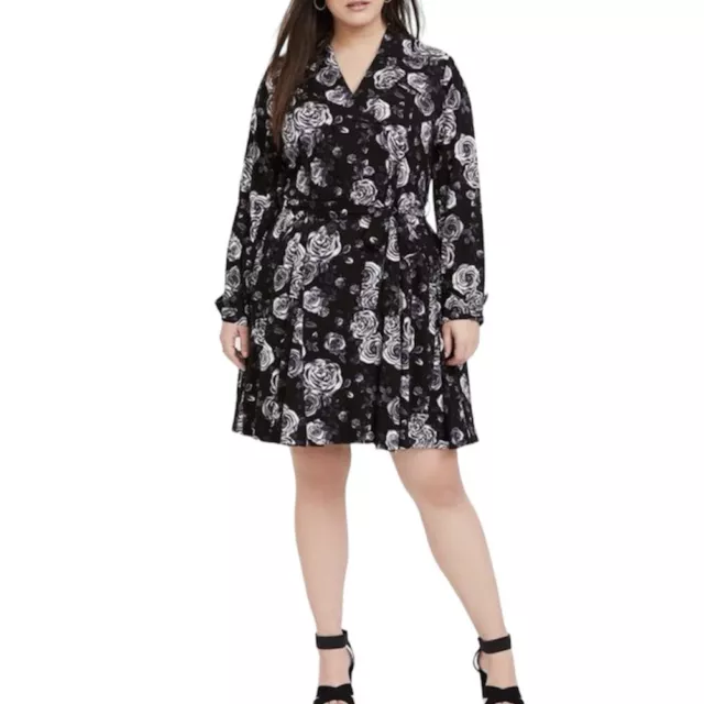 TORRID | Rayon Twill black floral trench coat Size 2 (2X)