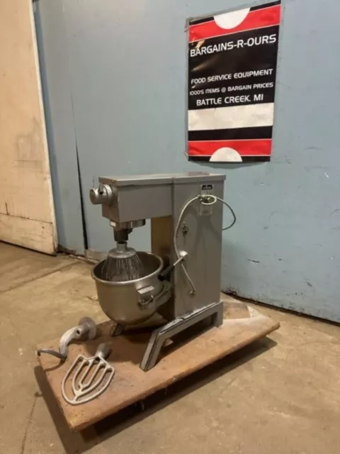 " Univex M-20 " Commercial Hduty 20Qt, Mixer With S/S Bowl, Paddle,Whip & J Hook