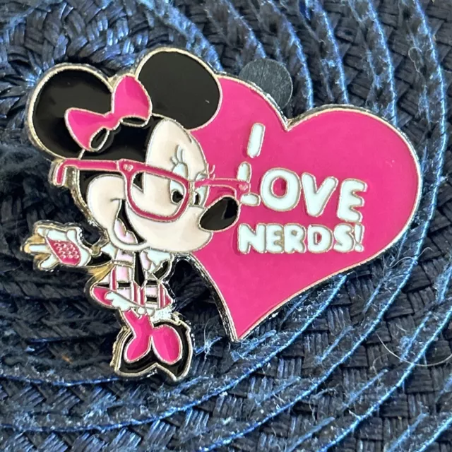 Disney Trading Pin - Nerds Rock! Minnie Mouse I Love Nerds