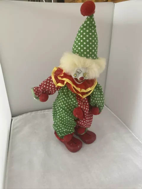 WIND-UP MUSICAL MOVING ANIMATED PORCELAIN CLOWN PLAYS "SEND IN THE CLOWNS” Vtg.