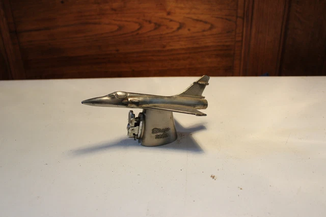 Briquet de table en forme de Mirage 2000