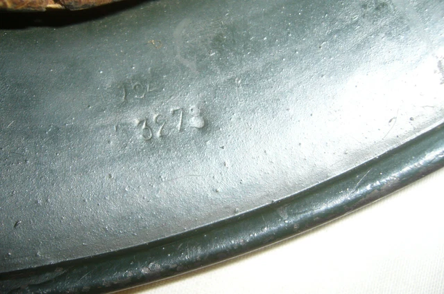 Helm 2. WK, mit Innenfutter und Kinnriemen, Gr. 57, keine Verbotenen Zeichen. 9