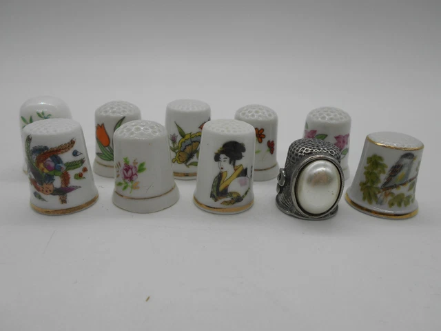 Lot De 22 Figurines Miniatures – Porcelaine, Bois Et Métal – Pour Vitrine Ou Décoration