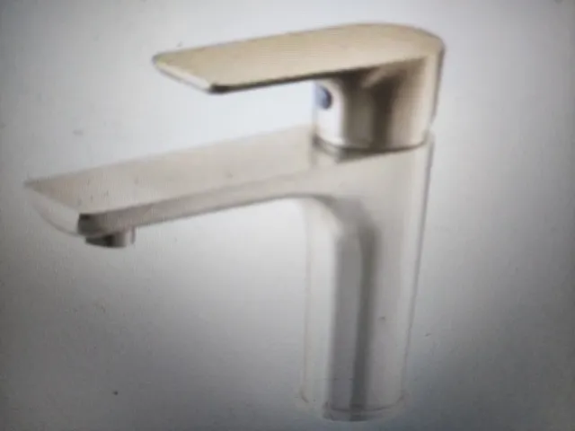 UKISHIRO Single Handle Single Hole Bathroom Faucet with Spot Resistant