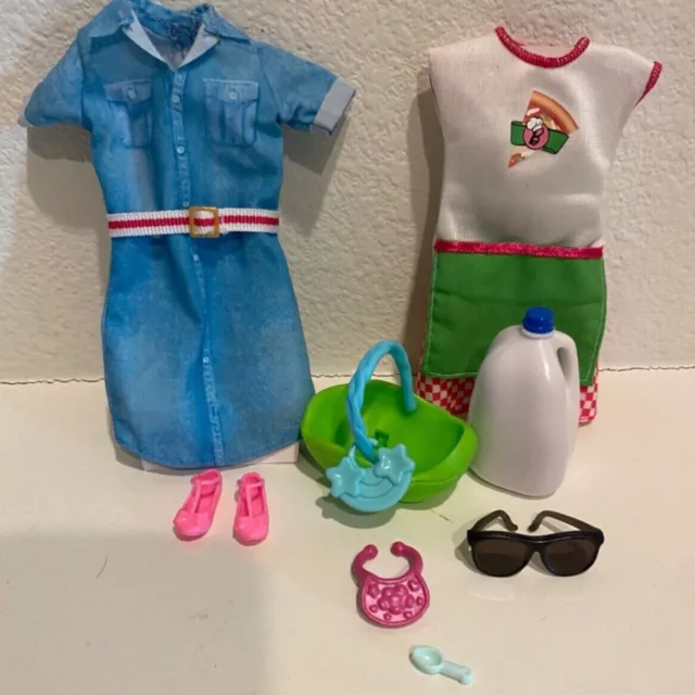 Barbie lot 9  2020 Dreamhouse Dress Denim-Like Belted,Pizza dress+6 accessories