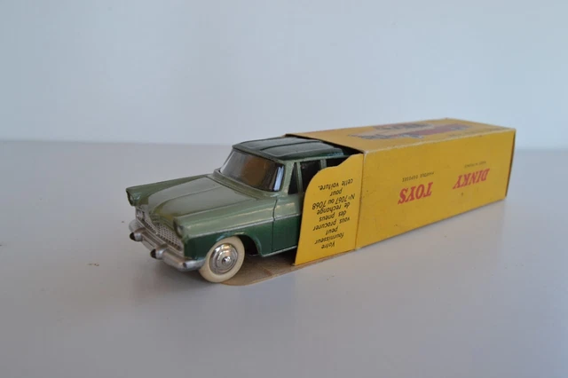 Superbe  Dinky Toys d'origine  Simca Vedette Chambord  Ref:24K  + boite .