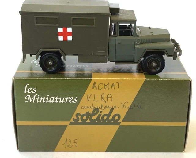 L'ACMAT 4x4 ambulance militaire miniature de Solido au 1/50e