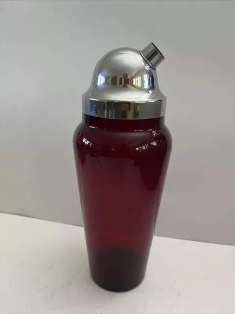 https://www.picclickimg.com/UxIAAOSwfu9k63vE/Vintage-Ruby-Red-Glass-Chrome-Cocktail-Shaker-Tall.webp