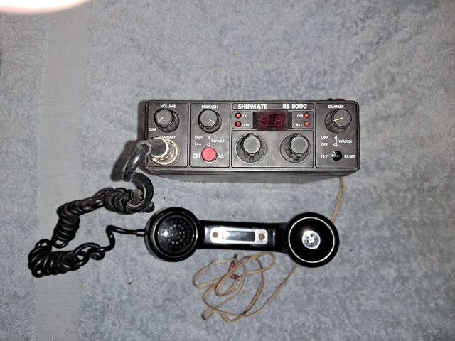 Radiotelephone Shipmate Rs8000 Avec Combine Bon Etat Non Teste Radiotelephone Shipmate Rs8000 Avec Combine Bon Etat Non Teste