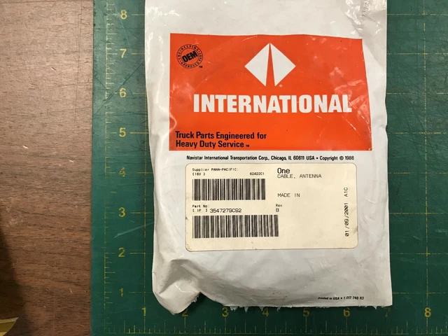 International Truck  Navistar 3547279C92 AM-FM RADIO ANTENNA CABLE