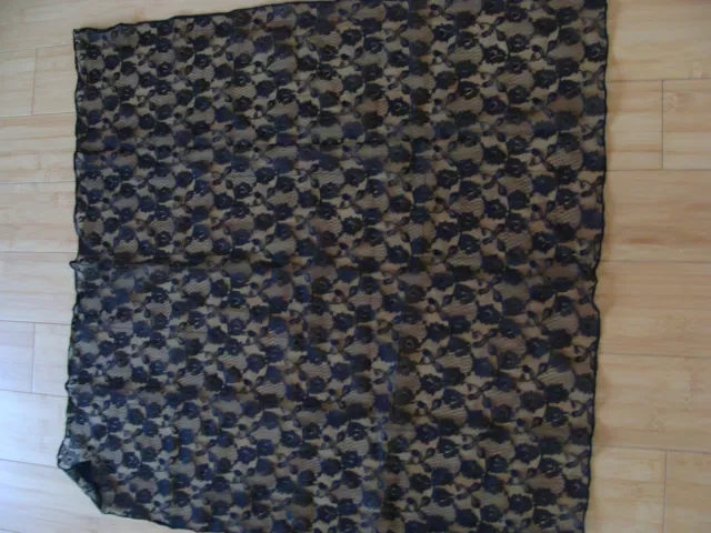 Foulard Carre  Voilette De Deuil  Ancienne  En Dentelle Noire 70Cm X 70 Cm