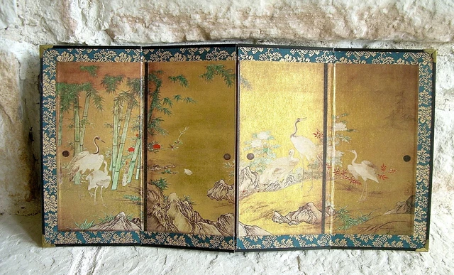 VINTAGE JAPANESE MINIATURE FOLDING SCREEN in ORIGINAL BOX ~ SUKENOBU "BEAUTIES"