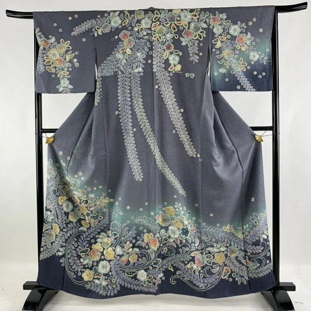 Woman Japanese Kimono Houmongi Silk Tsujigabana Gold Foil Gray