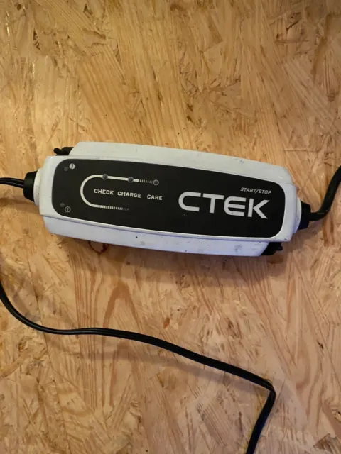 CTEK CT5 Start/Stop Hochfrequenzladegerät - 12V, 3,8A