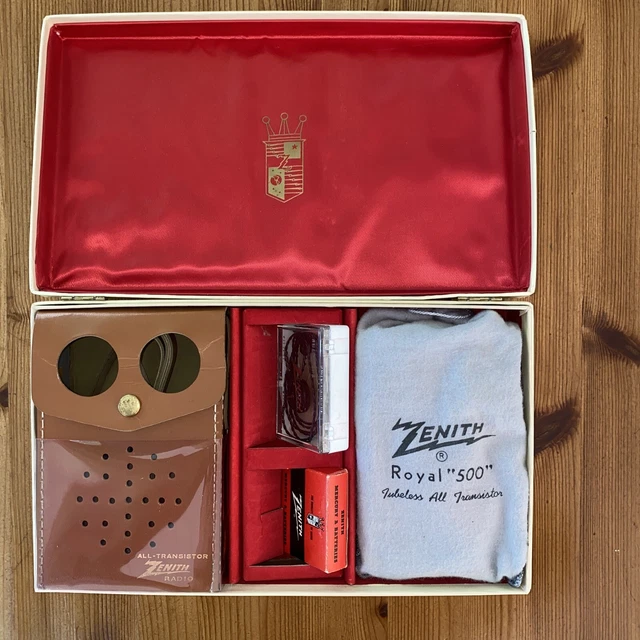 Vintage Zenith Royal 500 Long Transistor Radio with case, ear phone Vintage Zenith Royal 500 Long Transistor Radio with case, ear phone