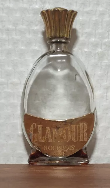 Extrait de Parfum Glamour de Bourjois 7,5 ml. Étiquette dorée. Fond de Jus