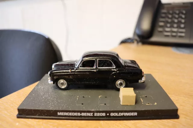 MERCEDES-BENZ 220S 007 James Bond Car Collection GOLDFINGER