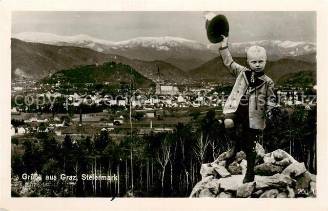 73808410 Graz__Steiermark_AT Panorama Alpen Junge in Trachten