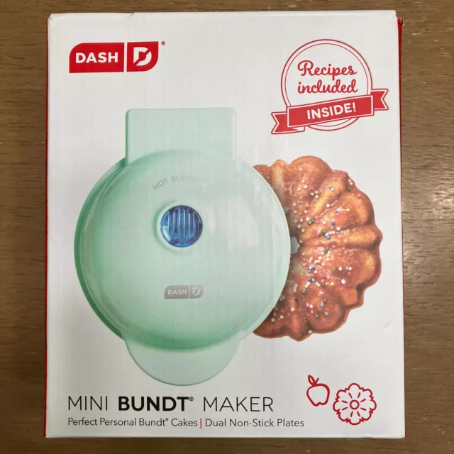 Dash Mini Bundt Cake Maker Set $18.95