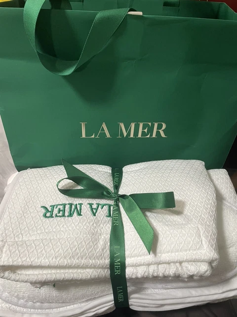 La Mer spa towel and slides