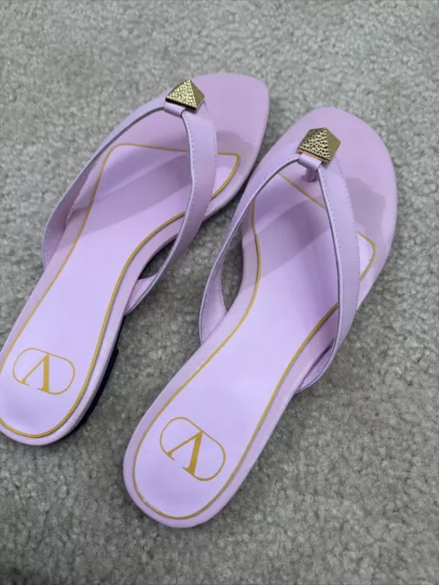 Valentino Flat