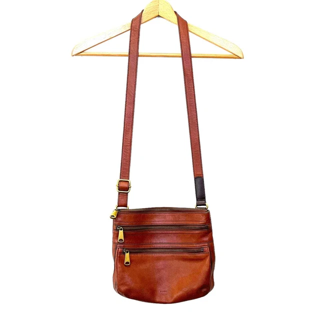 Fossil Explorer Crossbody Bag Leather Purse Brown Adjustable Strap Zip Pockets