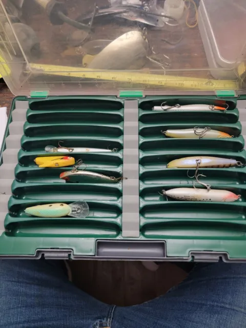 Shimano Plastic Tackle Box with 18 Adjustable Compartments. Crack In Lid.