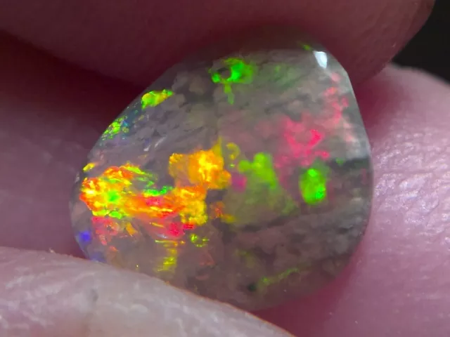 0.90ct Lightning Ridge crystal opal,  Stunning Opalized wood fossil  *see video*