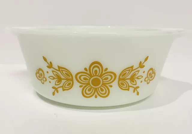 Vintage Pyrex Butterfly Gold 472 White Casserole Dish 1 1/2 Pints No Lid