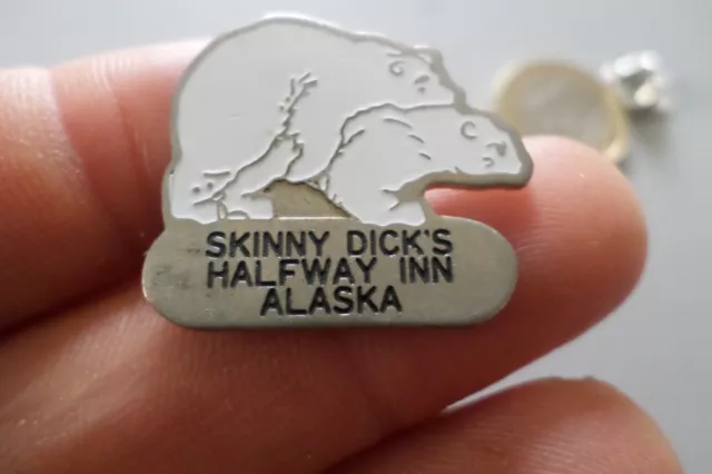 pin s broche ours blanc SKINNY DICK S HALFWAY INN ALASKA White Bear Antarctique