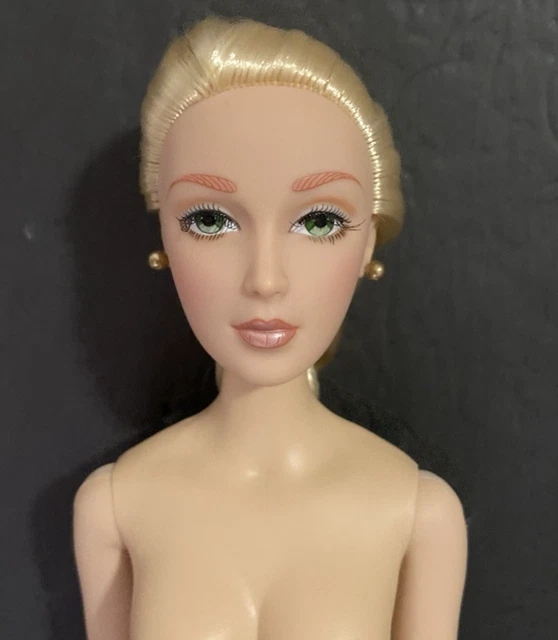 MADAME ALEXANDER 16
