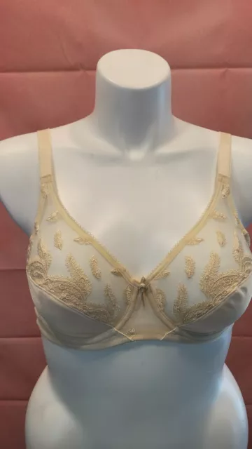 Barely Breezies Beige  Bra Womens 36C Lace Underwire