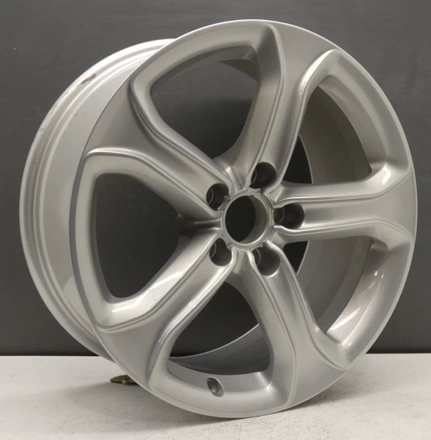 Jante Alliage Audi Q2 18 Pouces Argent 7.0J - Référence OEM 81A601025F - Remanufacturée Comme Neuve - Déport ET45