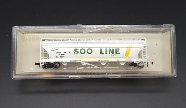 Atlas 3710 N-Scale Soo Line Centerflow Hopper - White - In Box