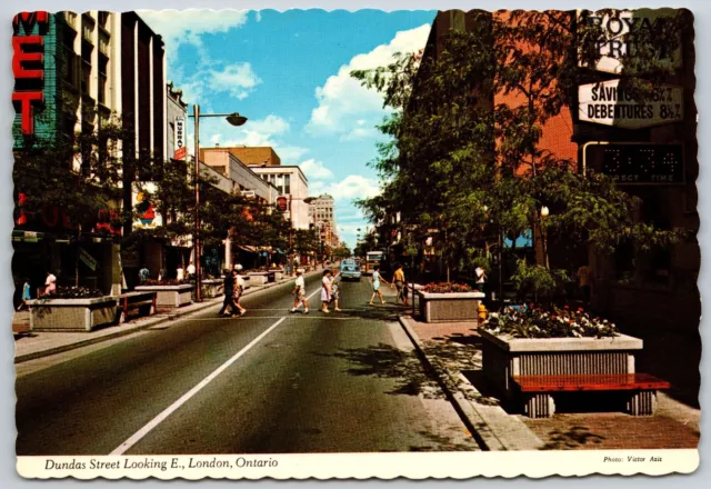 Postcard Ontario London ON Dundas Street Looking East