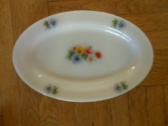 Plat Ovale Arcopal Vintage - Décor Marguerites Fleuries - Verre Opale - France