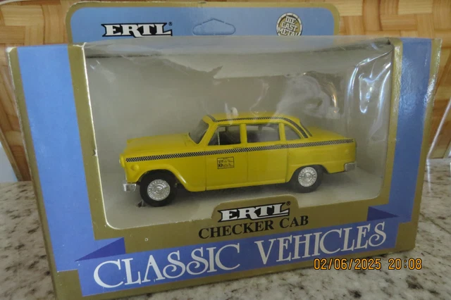Triumph TR6 1974 1:18 Britains Collectibles Ertl Diecast English