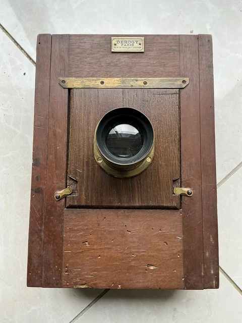 Chambre photographique d'atelier en acajou et laiton E. Lorillon, l'objectif Berthiot Paris