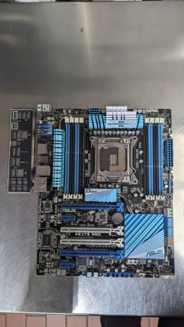 ASUS P9X79 PRO  8x DDR3 Ram - ATX - Sockel Intel LGA2011 - mit I/O Shield I7 I5