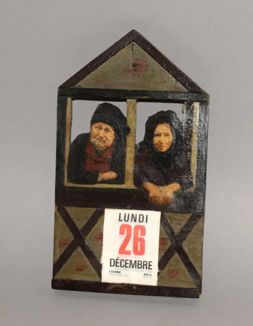 Ancien calendrier support en bois décor de couple