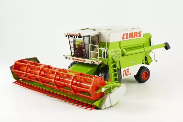 Claas Commandor 116CS op wielen