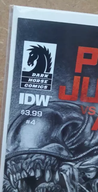 Predator vs Judge Dredd vs Aliens 4B Variant Black/White Cover Dark Horse & IDW 2