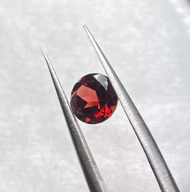 1Cts+ Red Mozambique Garnet, Round Cut 6 X 6 Mm Untreated, Vvs/Vs Quality