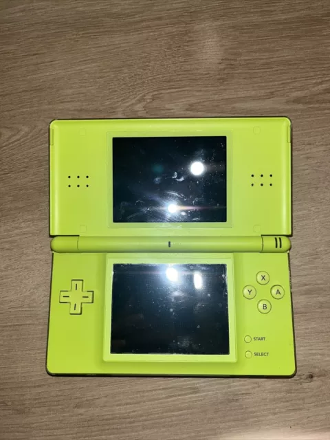 Nintendo DS Lite grün