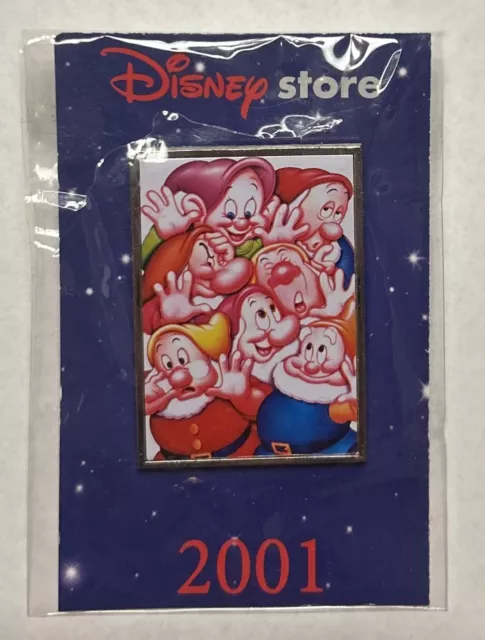 Disney - Snow White 7 Dwarfs - Poster 2001 Pin - Happy Dopey Doc Grumpy ON CARD