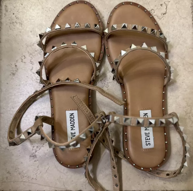 STEVE MADDEN TRAVEL Brown Nude Studded Gladiator Sandals Flats Women's Size 6