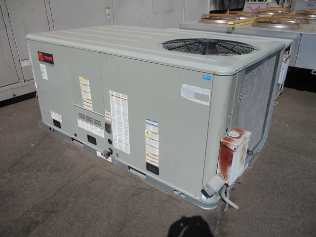 Trane Rooftop Unit YSC072F3EHA1WD 6-ton 208-230V 3Ph MFD: 2017 w/ Heat Used